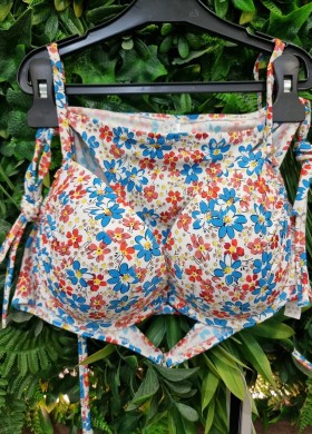 Бански костюм на цветя