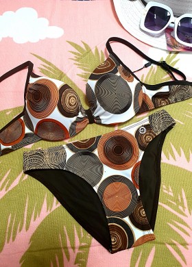 Бански костюм на кръгове