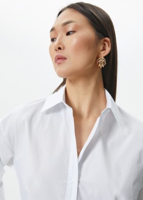 Бяла риза свободна