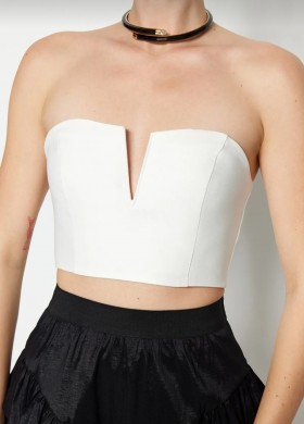 Бюстие V образно бяло