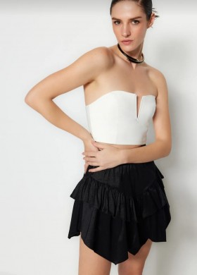 Бюстие V образно бяло