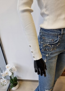 Блуза черна с къдрички