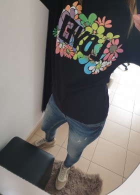 Блуза с цветя