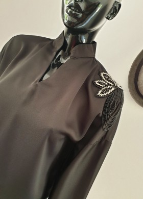 Блуза MISS CHIC черна