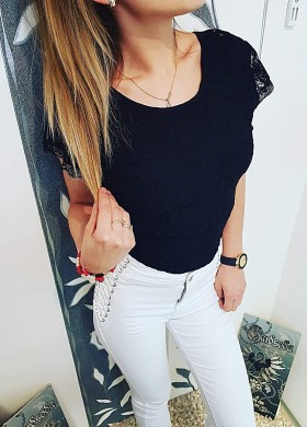 Блузка с гол гръб черна