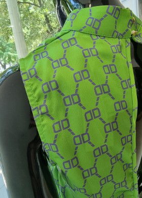 Блузка с гол гръб