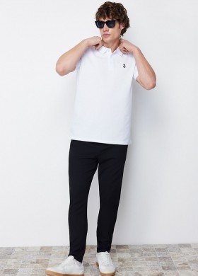 Блузка с яка бяла