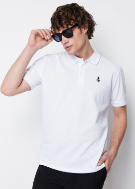 Блузка с яка бяла