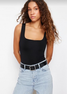 Черно боди с квадратно деколте