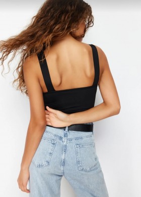 Черно боди с квадратно деколте