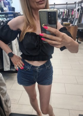 Черно бюстие с връзки