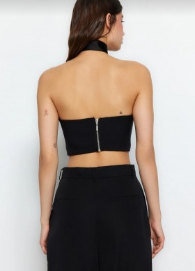 Черно изрязано бюстие