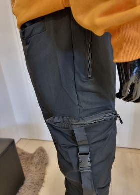 Долнище карго черно