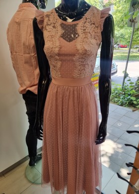 Дълга рокля в дантела