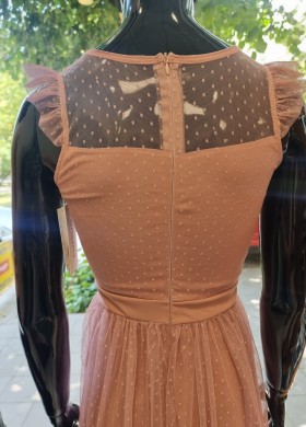 Дълга рокля в дантела