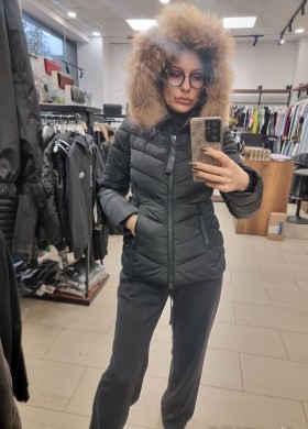 Яке вталено черно