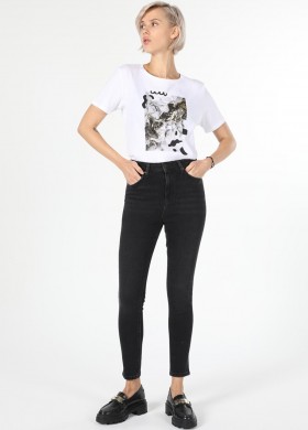 Дънки COLINS по тялото