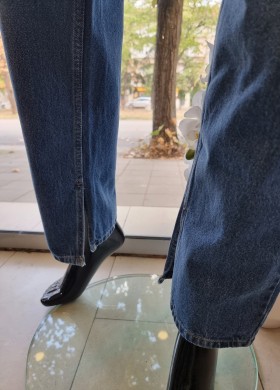 Дънки широк крачол с цепка