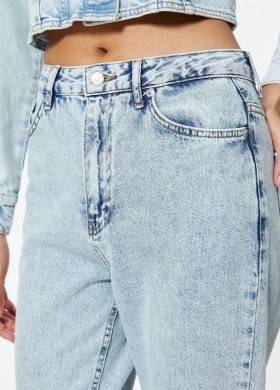 Дънки стил Mom Fit с висока талия