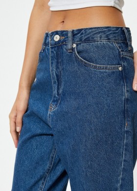 Дънки стил Mom Fit 