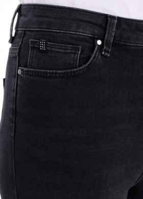 Дънки по тялото над глезена