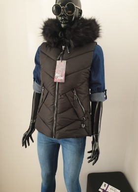 Елек с качулка с пух