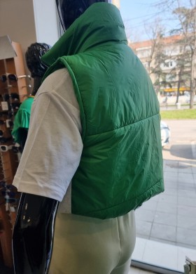 Елек зелен с мече