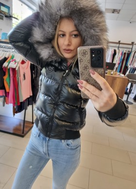 Яке с качулка естествен пух