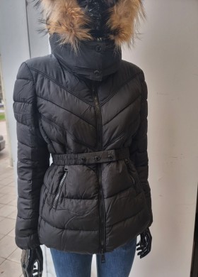 Яке късо с естествен пух