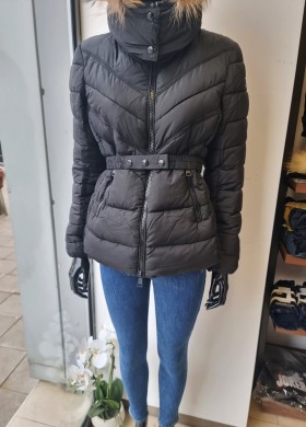 Яке късо с естествен пух