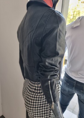 Яке късо кожено LEA