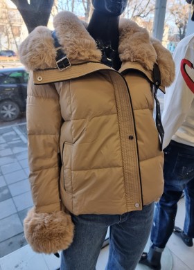 Яке с пух в бежово
