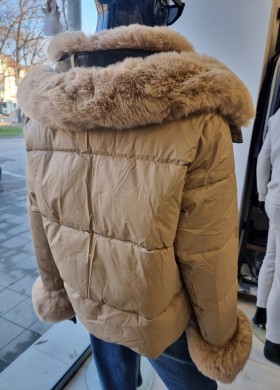 Яке с пух в бежово