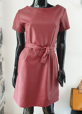 Кожена рокля в бордо