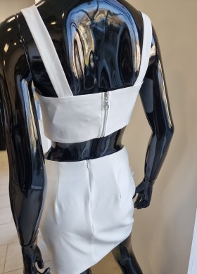 Комплект с бели цветя