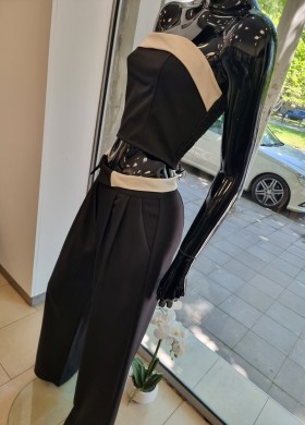 Комплект бюстие с панталон в черно