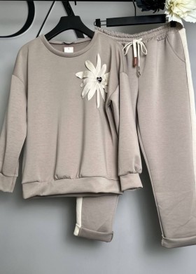 Комплект с цвете