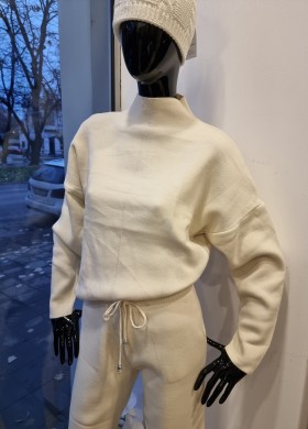 Комплект плетиво бежов цвят