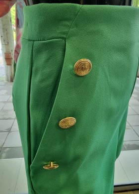 Къс панталон зелен