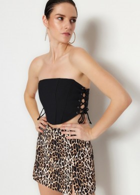 Къс топ тип корсет черен