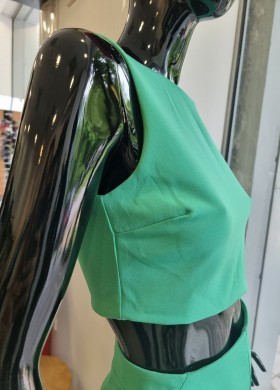 Къс топ в зелено