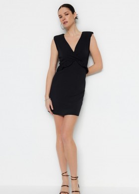 Къса права рокля с шпиц