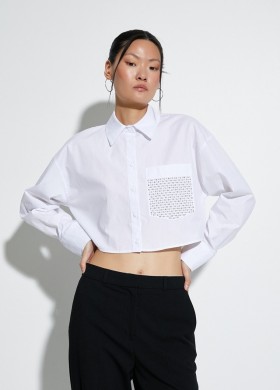 Къса риза с камъни