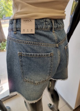 Къси дънки с камъни