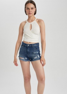 Къси дънки с протрити зони