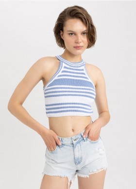 Къси дънки със захабен ефект