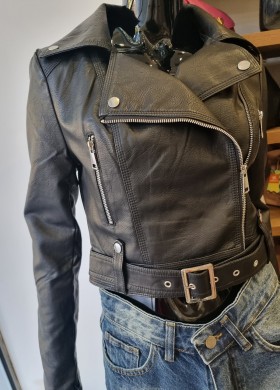 КЪСО КОЖЕНО ЯКЕ ЧЕРНО КОД 5929