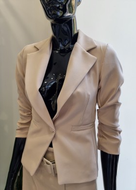 Късо сако бежово