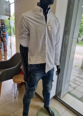 Мъжка риза бяла