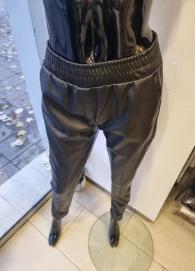 Панталон кожен в черно